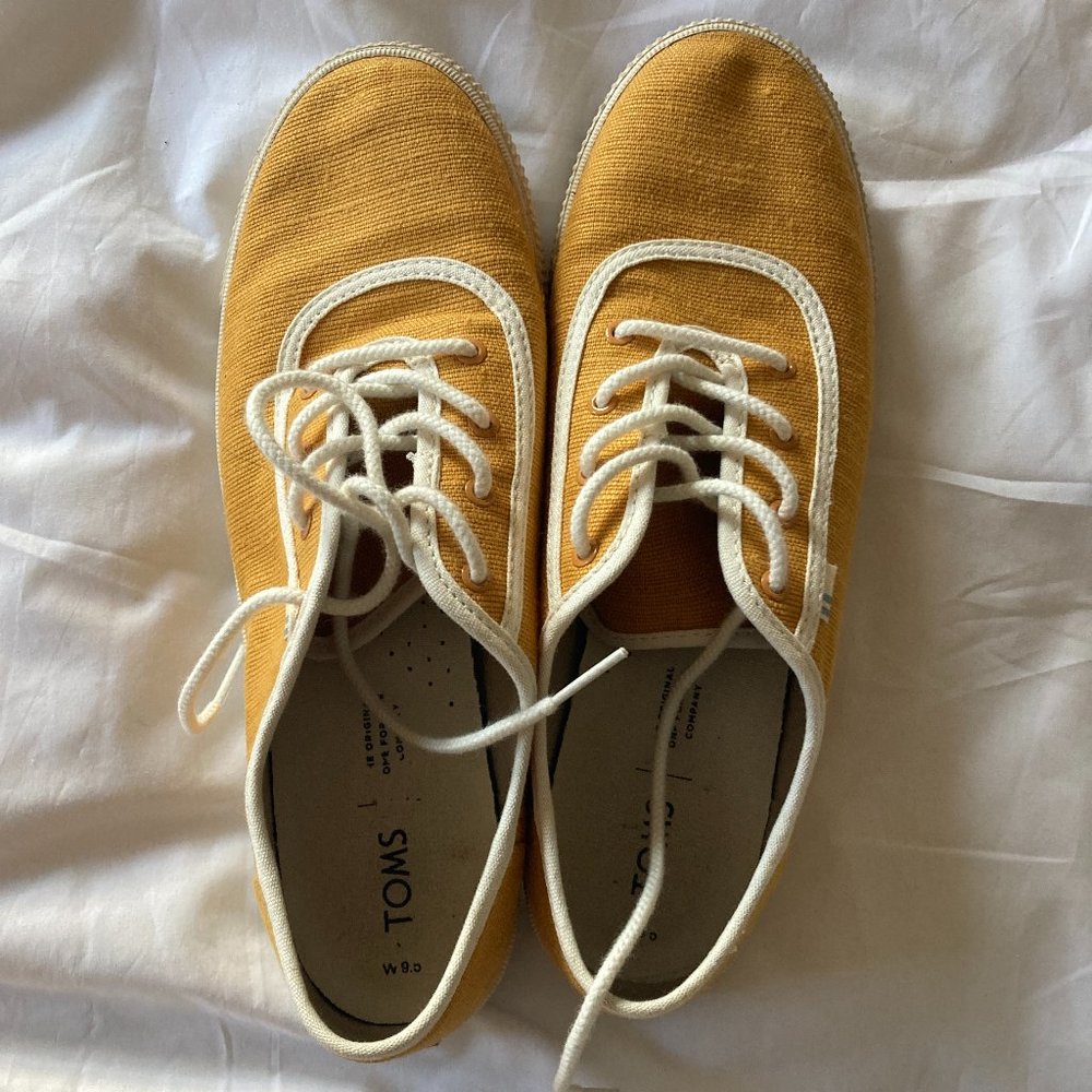 Yellow Toms, 9.5